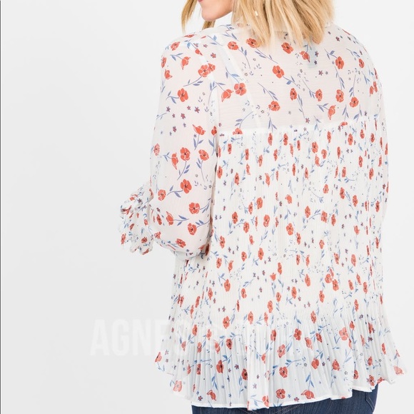 Pleated Bell Sleeve Top - Picture 2 of 4